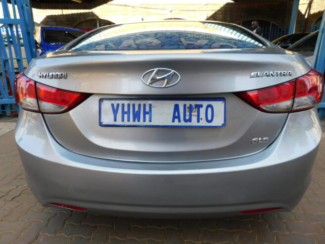 2012 Hyundai Elantra 1.6 Executive SEDAN Manual 94,000km