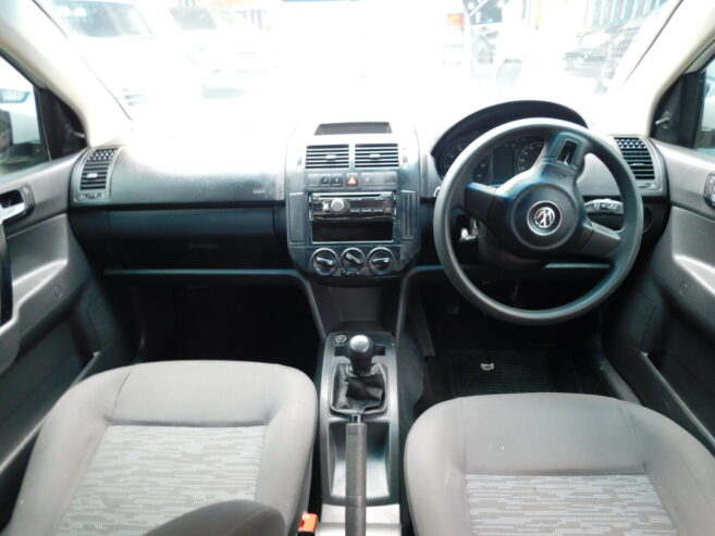 2015 Volkswagen Polo Vivo 1.6 Sedan ComfortLine Manual 72,000km